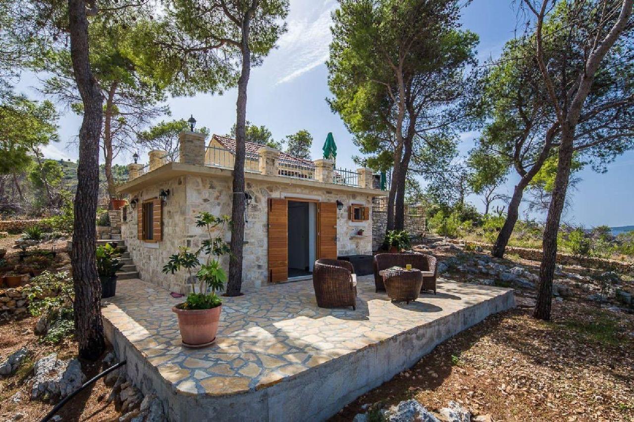 House Vesna Kupinova Vila Milna  Exterior foto