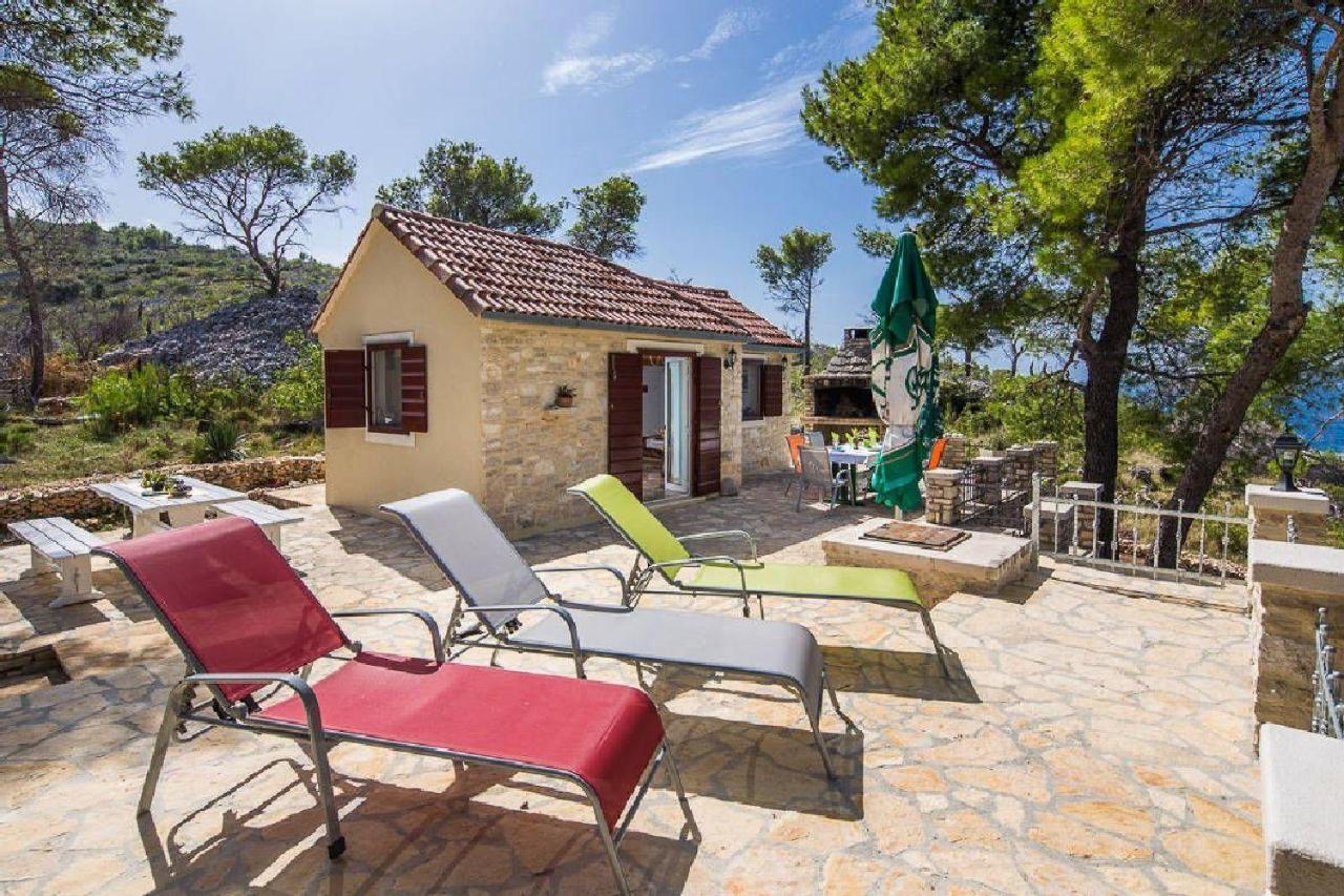 House Vesna Kupinova Vila Milna  Exterior foto